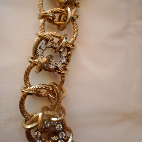 Traci Lynn Gold Tone Chain Chunky Rope Toggle Statement Necklace. - Picture 4 of 4